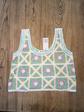 Wo Wo women’s owned company knit colorful crop pull over beautiful details small